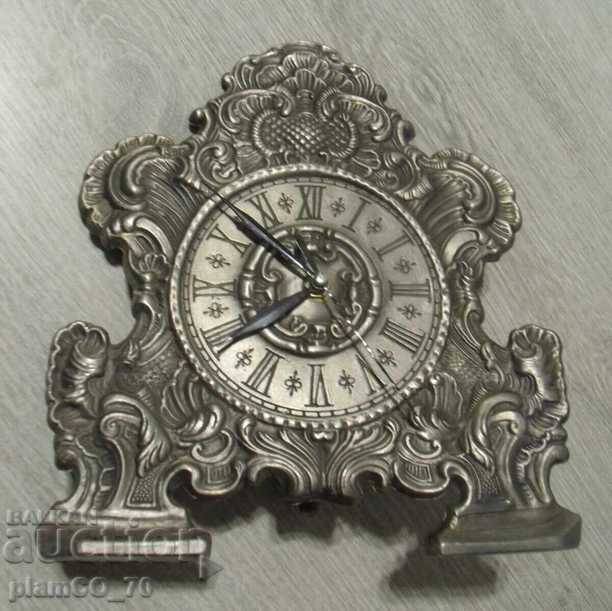 №*7840 old metal / tin table clock - SKS ZINN with price 70.00 BGN | € 35.79 №*7840 old metal / tin table clock - SKS ZINN with price 70.00 BGN | € 35.79