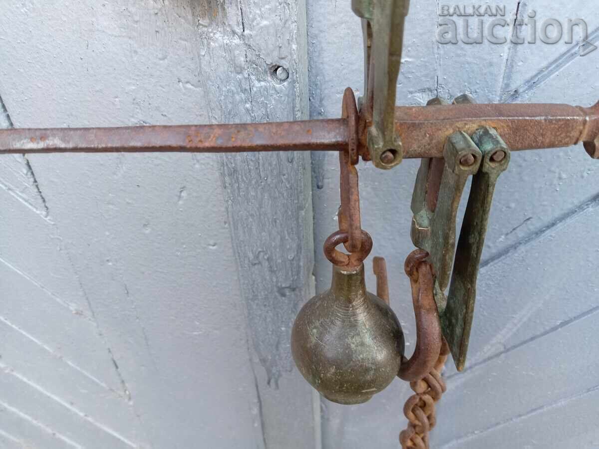 Auction antique Ottoman scale with mace, scales in ounces and kilograms Auction antique Ottoman scale with mace, scales in ounces and kilograms