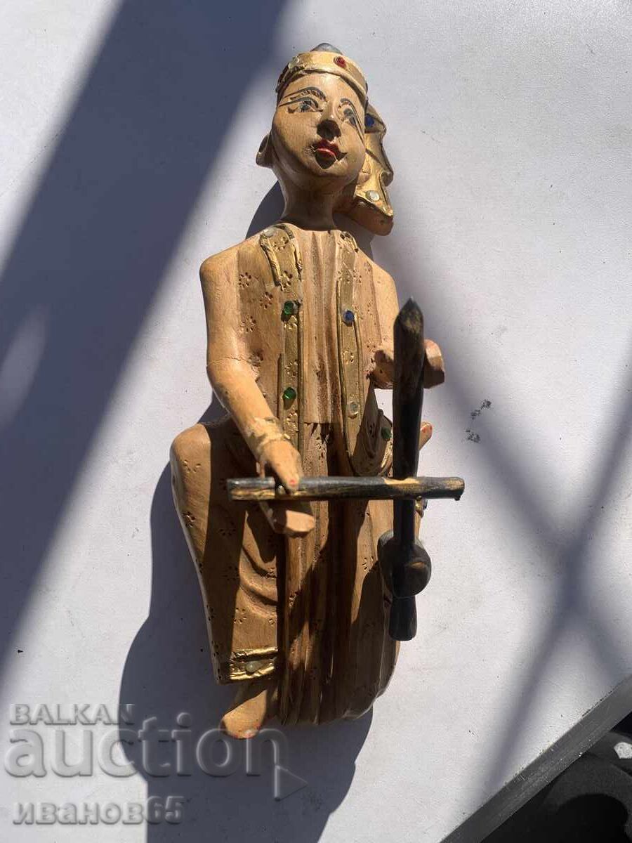 Auction wooden figure Auction wooden figure