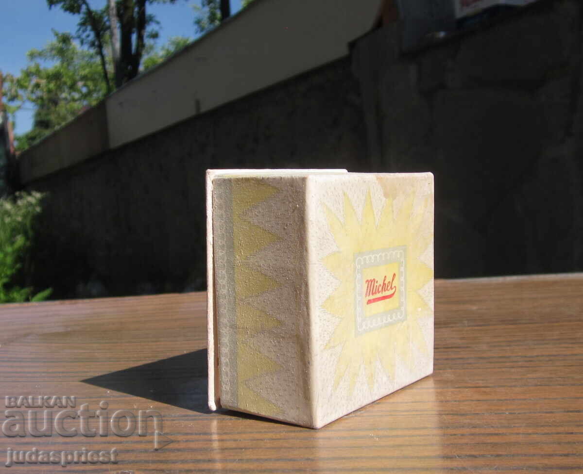 vintage Michel French γυναικεία πούδρα σε κουτί με τιμή 25.00 BGN | € 12.78 vintage Michel French γυναικεία πούδρα σε κουτί με τιμή 25.00 BGN | € 12.78