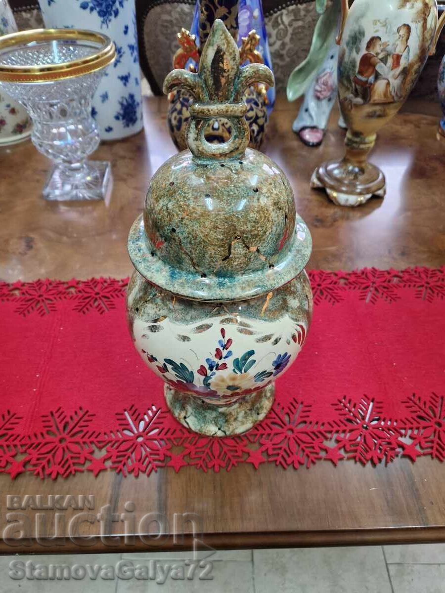 Μια υπέροχη πορσελάνινη τεφροδόχος αντίκα Γάλλου σχεδιαστή Limog με τιμή 244.00 BGN | € 124.76 Μια υπέροχη πορσελάνινη τεφροδόχος αντίκα Γάλλου σχεδιαστή Limog με τιμή 244.00 BGN | € 124.76