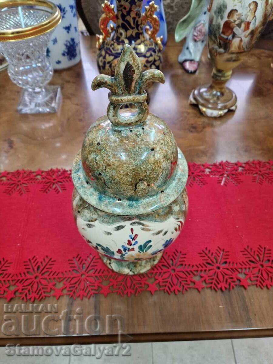 Δημοπρασία Μια υπέροχη πορσελάνινη τεφροδόχος αντίκα Γάλλου σχεδιαστή Limog Δημοπρασία Μια υπέροχη πορσελάνινη τεφροδόχος αντίκα Γάλλου σχεδιαστή Limog