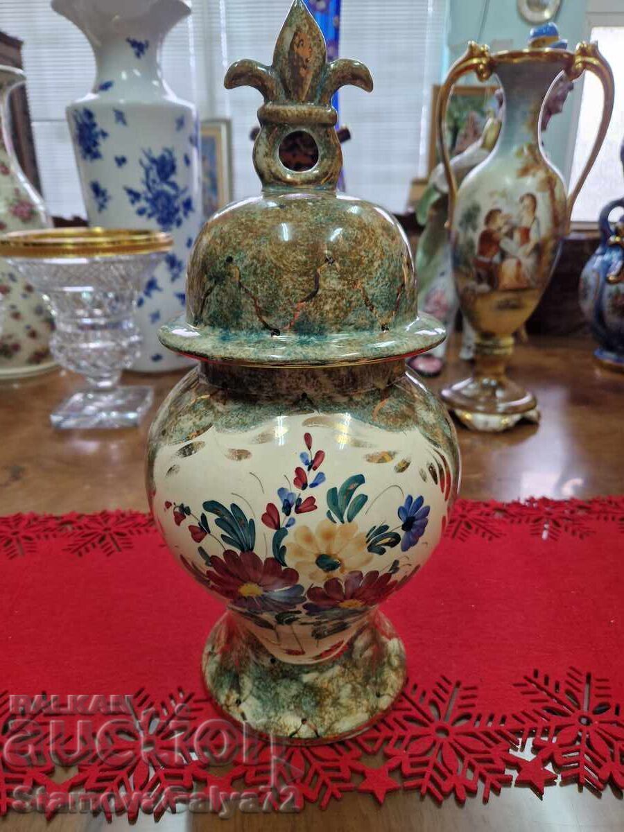 Παράδοση Μια υπέροχη πορσελάνινη τεφροδόχος αντίκα Γάλλου σχεδιαστή Limog Παράδοση Μια υπέροχη πορσελάνινη τεφροδόχος αντίκα Γάλλου σχεδιαστή Limog