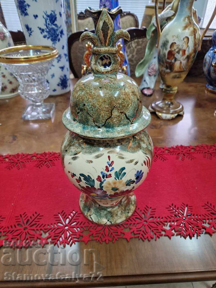 O frumoasă urnă antică din porțelan Limog de designer francez O frumoasă urnă antică din porțelan Limog de designer francez