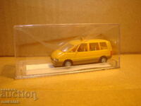 BUSCH H0 1/87 RENAULT ESPACE TAXI TAXI MODEL CARUCIOARE