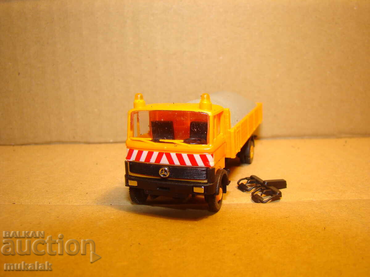 ΚΑΡΟΤΣΙ ΦΟΡΤΗΓΟΥ PRALINE H0 1/87 MERCEDES BENZ ΜΟΝΤΕΛΟ με τιμή 10.00 BGN | € 5.11 ΚΑΡΟΤΣΙ ΦΟΡΤΗΓΟΥ PRALINE H0 1/87 MERCEDES BENZ ΜΟΝΤΕΛΟ με τιμή 10.00 BGN | € 5.11