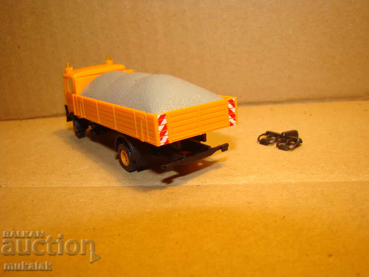 ΚΑΡΟΤΣΙ ΦΟΡΤΗΓΟΥ PRALINE H0 1/87 MERCEDES BENZ ΜΟΝΤΕΛΟ - 5 ΚΑΡΟΤΣΙ ΦΟΡΤΗΓΟΥ PRALINE H0 1/87 MERCEDES BENZ ΜΟΝΤΕΛΟ - 5