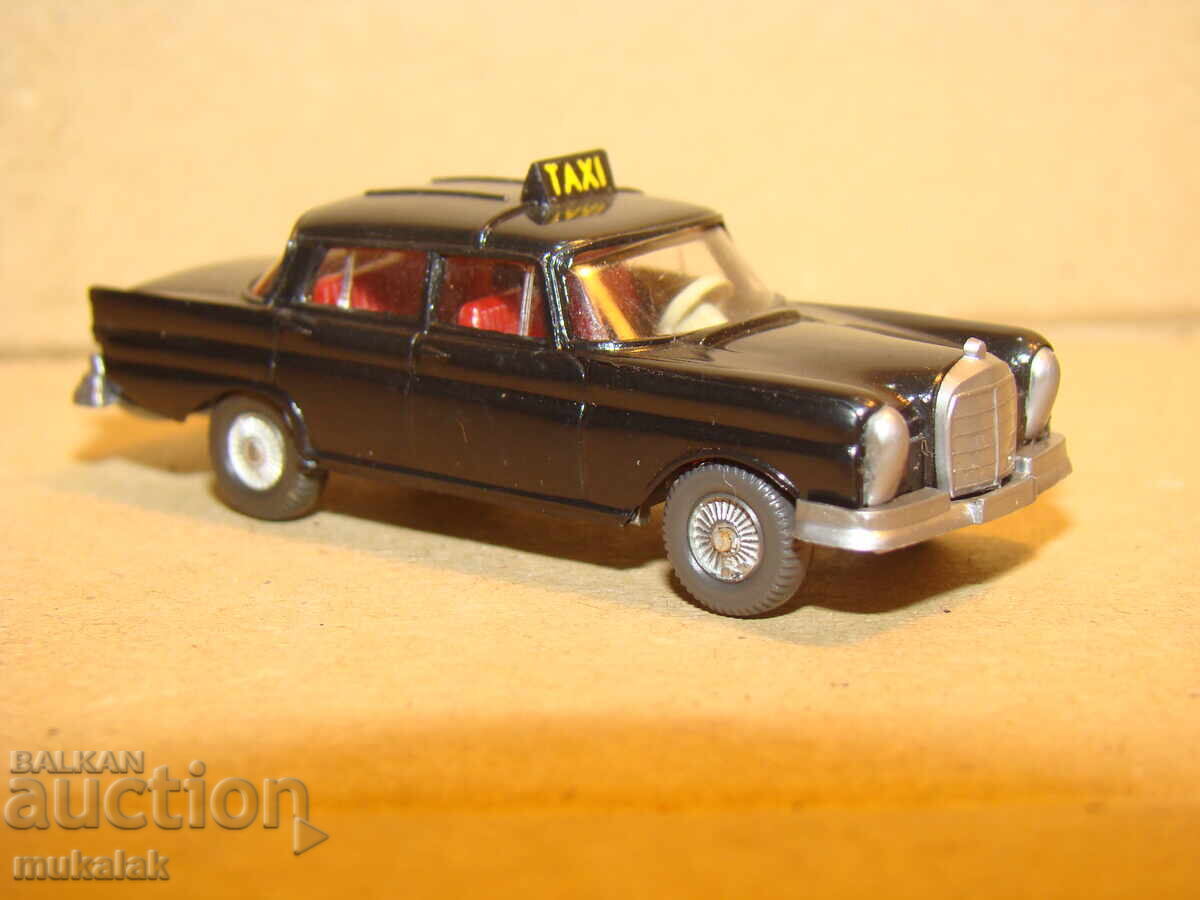 Auction  WIKING H0 1/87 MERCEDES BENZ TAXI TAXI MODEL TROLLEY