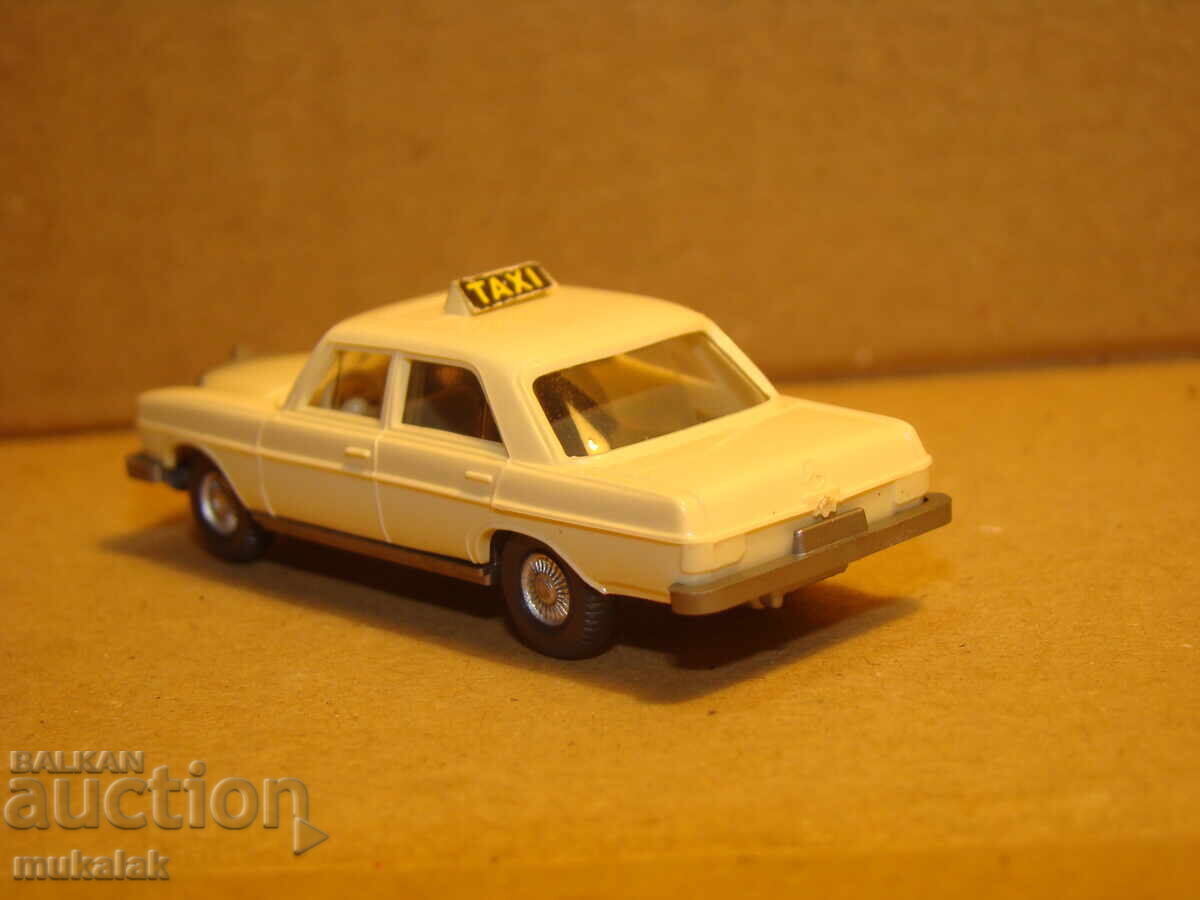 Delivery of WIKING H0 1/87 MERCEDES BENZ TAXI TAXI MODEL TROLLEY