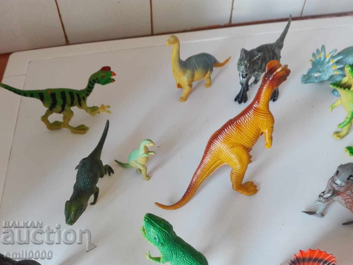 Plastic animals Jurassic Park. - 6 Plastic animals Jurassic Park. - 6