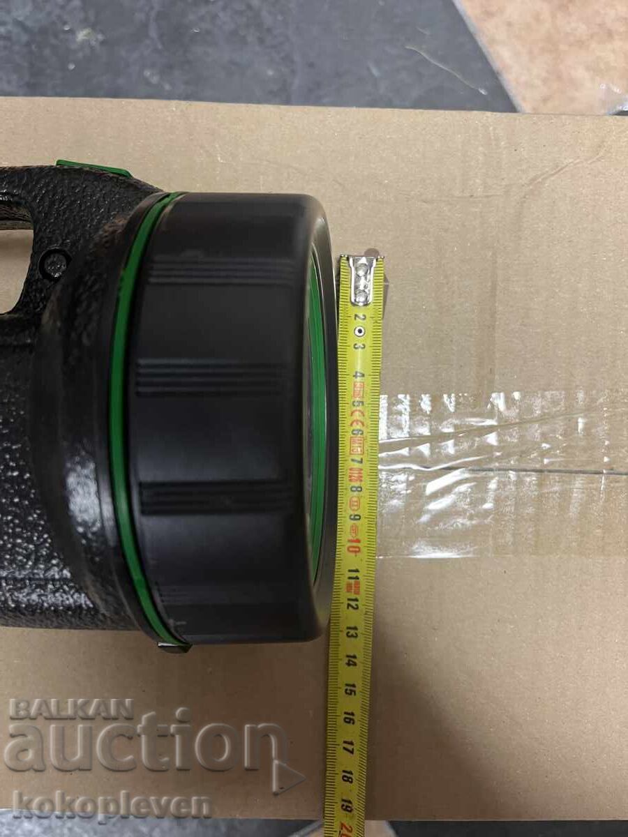 Delivery of Chinese lantern/searchlight Delivery of Chinese lantern/searchlight