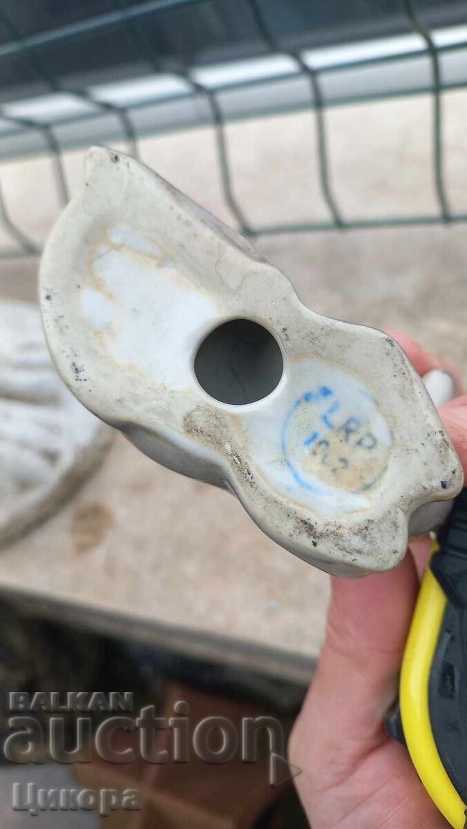 Delivery of OLD BULGARIAN PORCELAIN STATUETTE DEER Delivery of OLD BULGARIAN PORCELAIN STATUETTE DEER