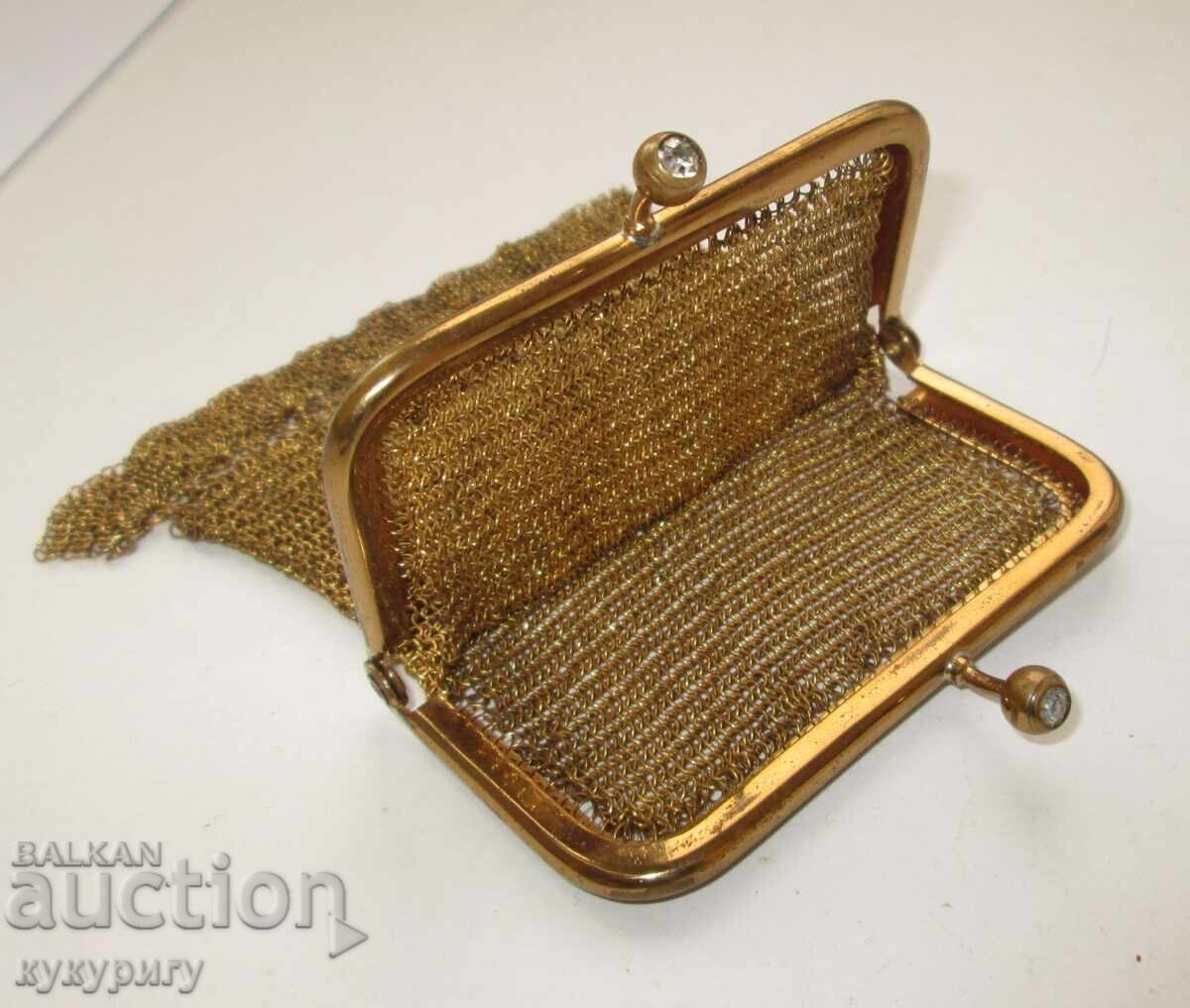 Доставка на Старо сто-годишно позлатено дамско портмоне