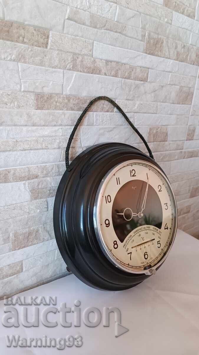 Аукцион Стар руски стенен часовник - Маяк с термометър и хигрометър