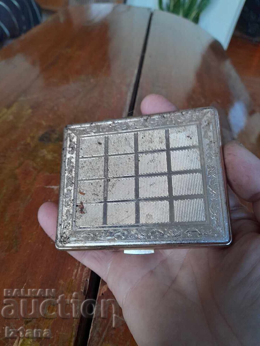 Δημοπρασία Παλιό ταμπακιέρα Δημοπρασία Παλιό ταμπακιέρα