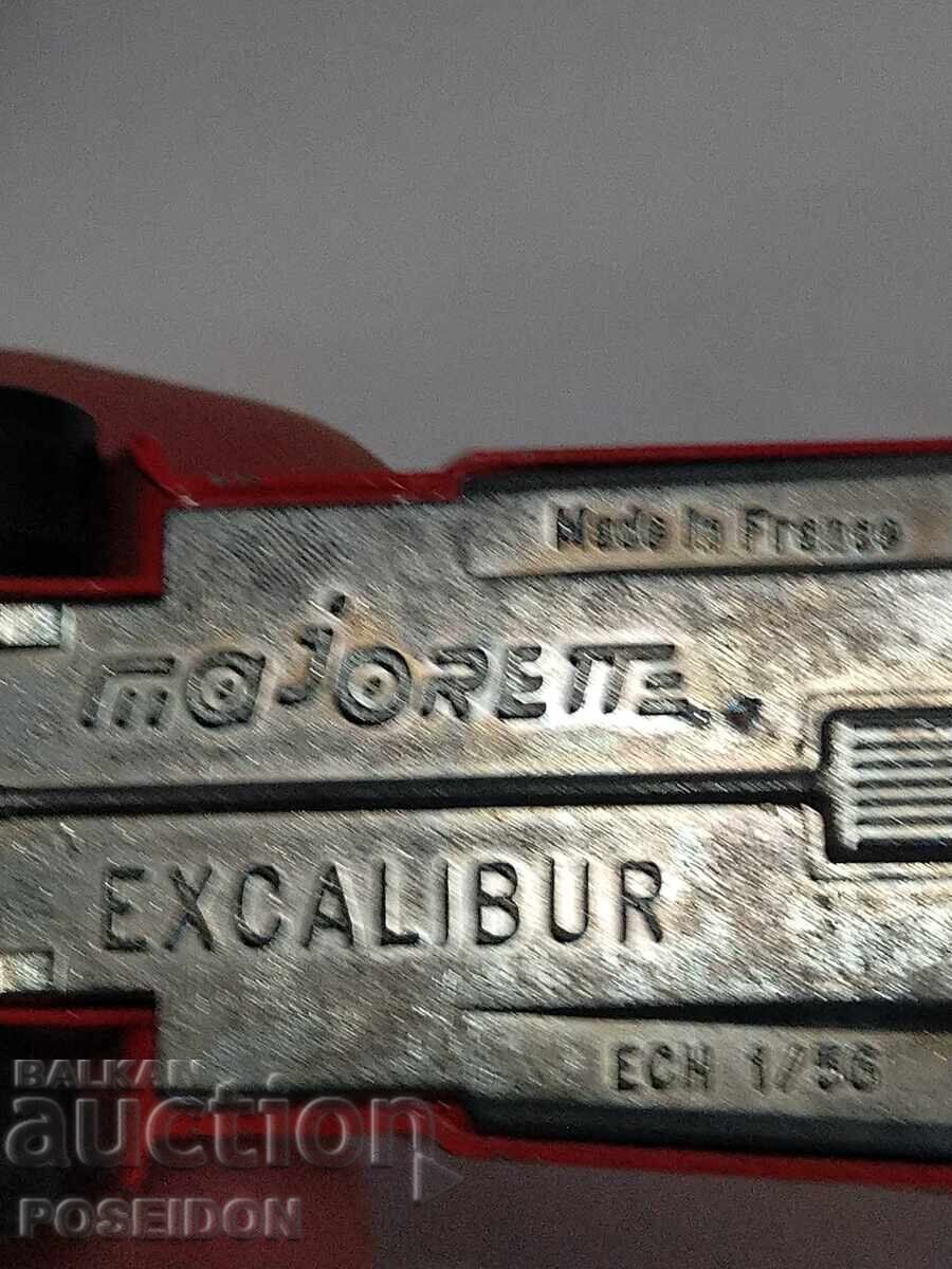 MERCEDES IRON WHEELCHAIR - 5 MERCEDES IRON WHEELCHAIR - 5