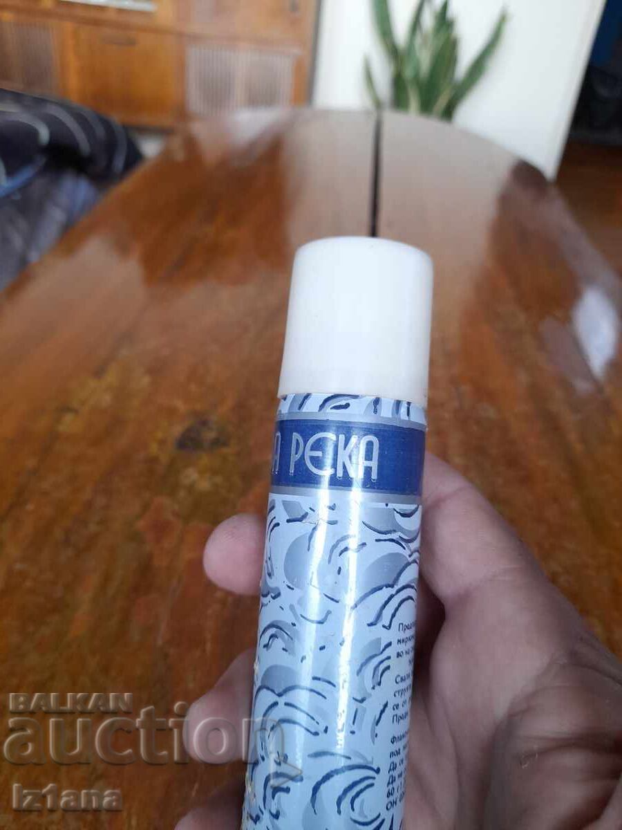 Licitație Un pachet vechi de deodorant Aroma's Diva Reka Licitație Un pachet vechi de deodorant Aroma's Diva Reka