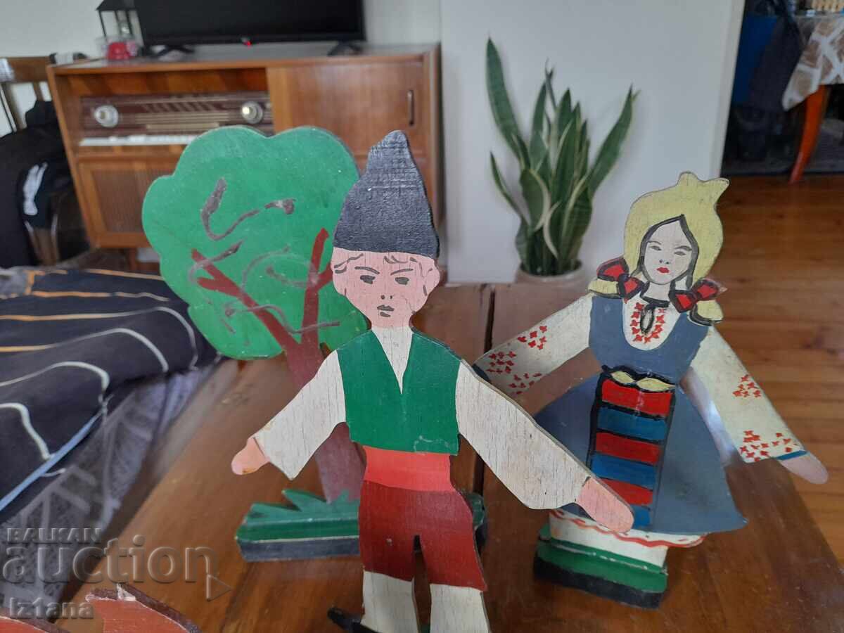 Delivery of Old wooden figures Delivery of Old wooden figures