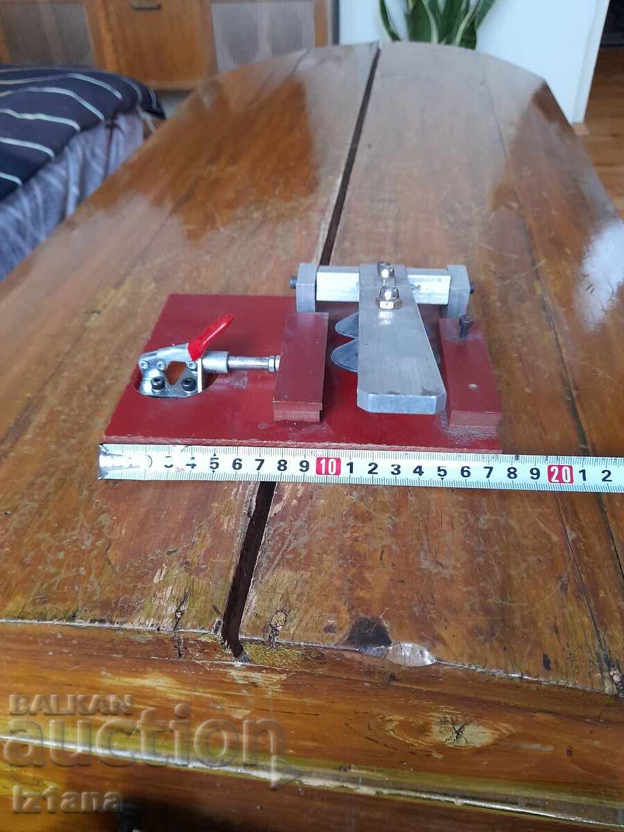 Livrarea Menghină veche pentru telefoane mobile