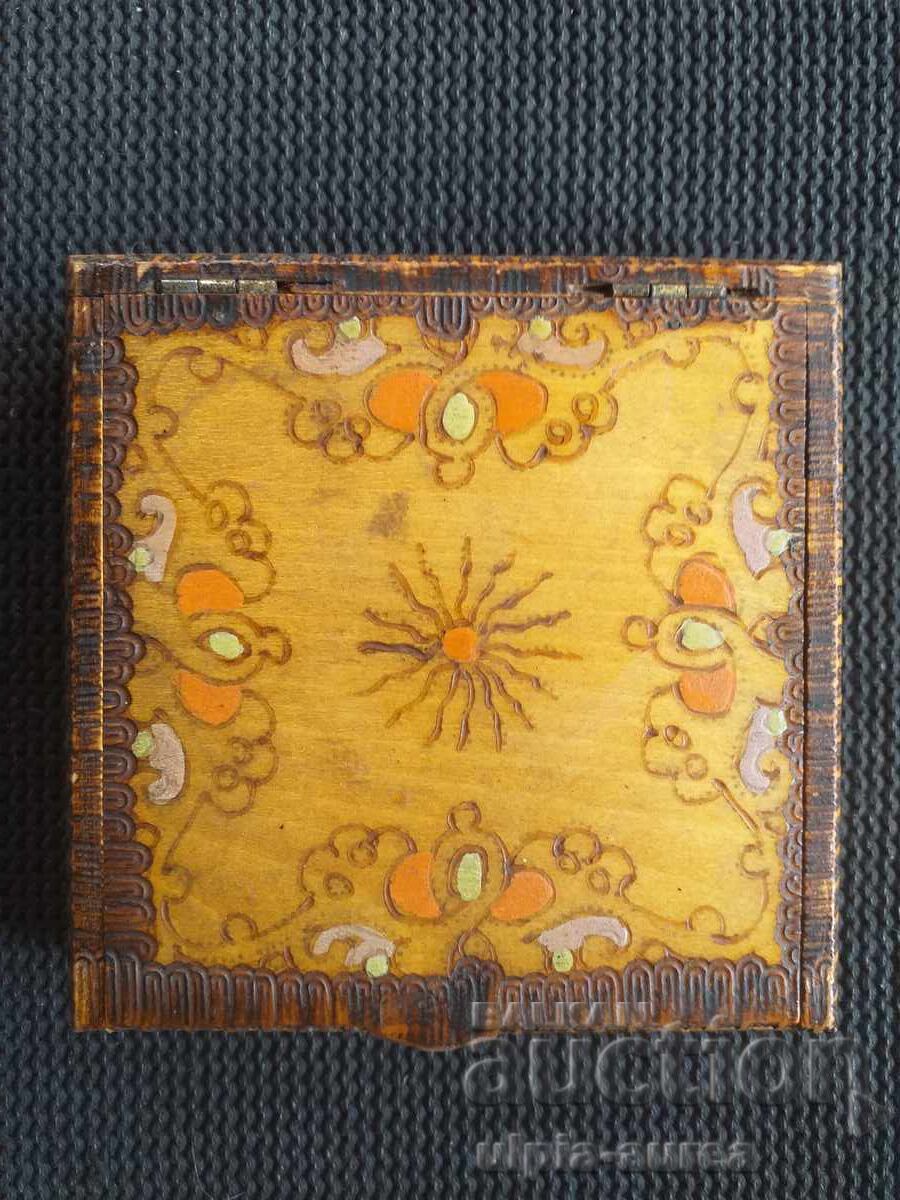 Soc Snuffbox Pyrographed Soc Snuffbox Pyrographed