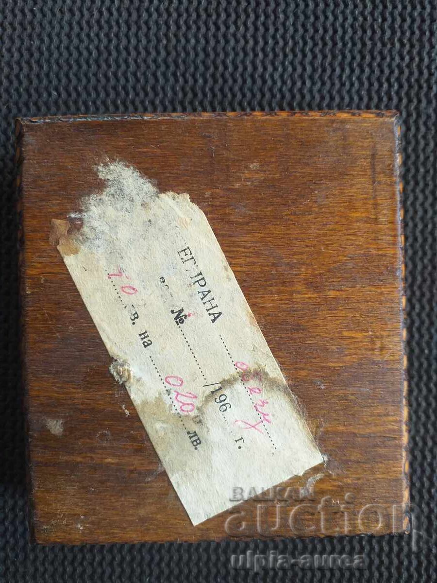 Auction Soc Snuffbox Pyrographed Auction Soc Snuffbox Pyrographed