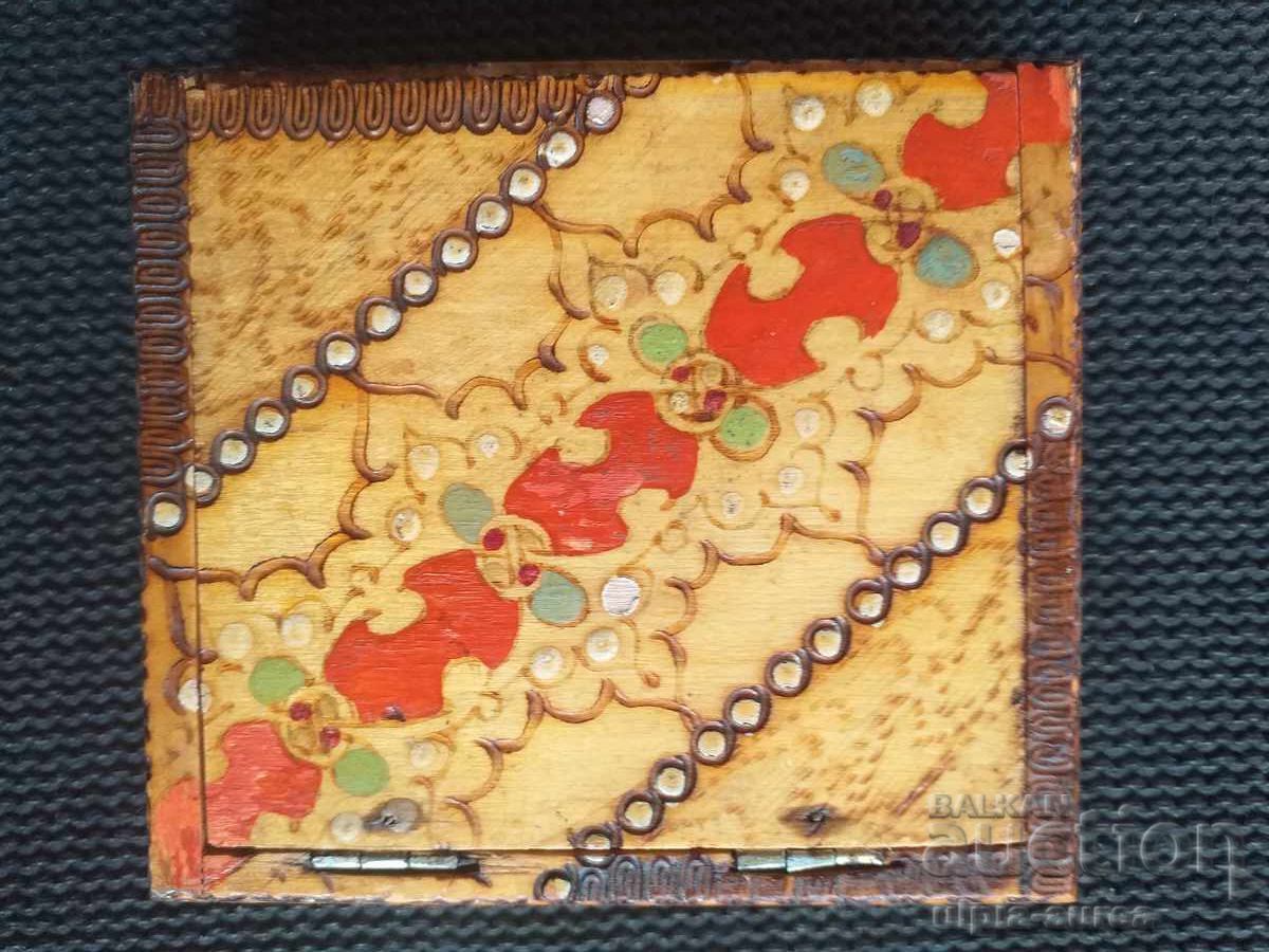 Soc Snuffbox Pyrographed Soc Snuffbox Pyrographed