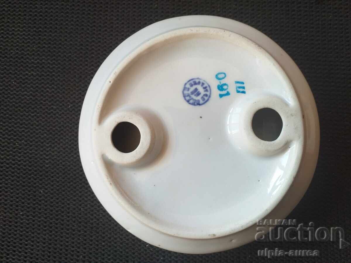 Auction Porcelain ashtray Marking Auction Porcelain ashtray Marking