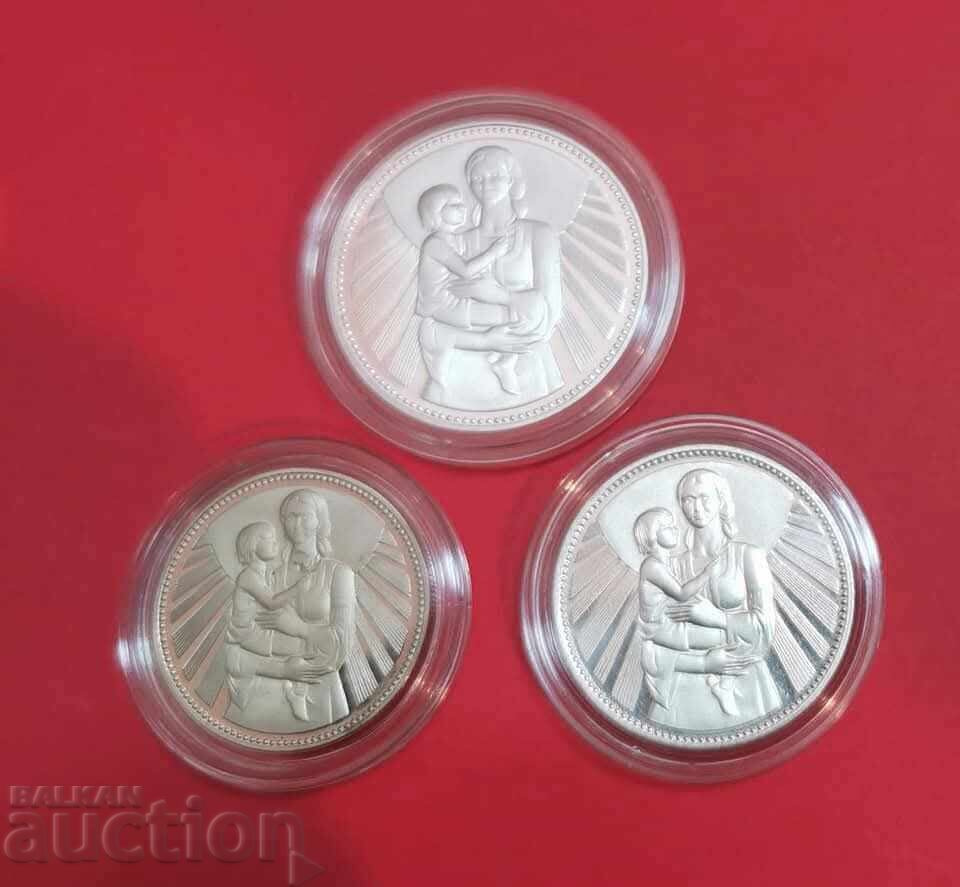 lot 2, 25 and 50 leva 1981 Mother with child lot 2, 25 and 50 leva 1981 Mother with child