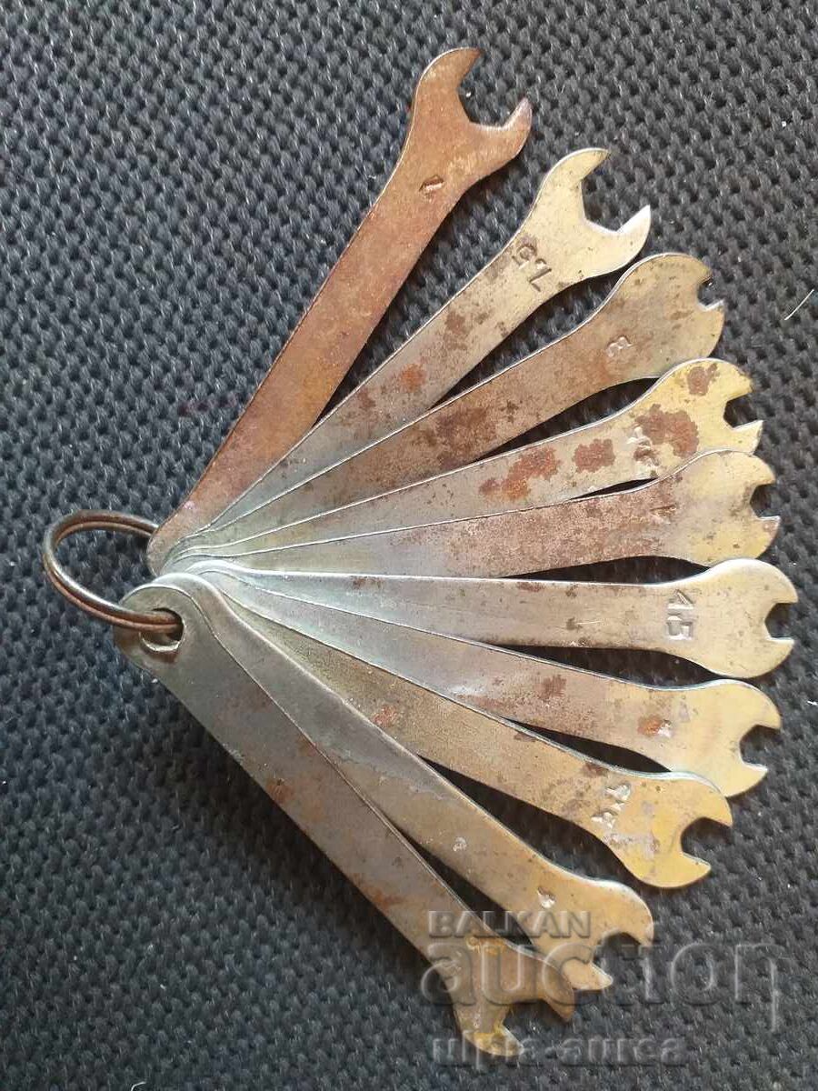 Lot of small wrenches Wrenches with price 9.50 BGN | € 4.86 Lot of small wrenches Wrenches with price 9.50 BGN | € 4.86