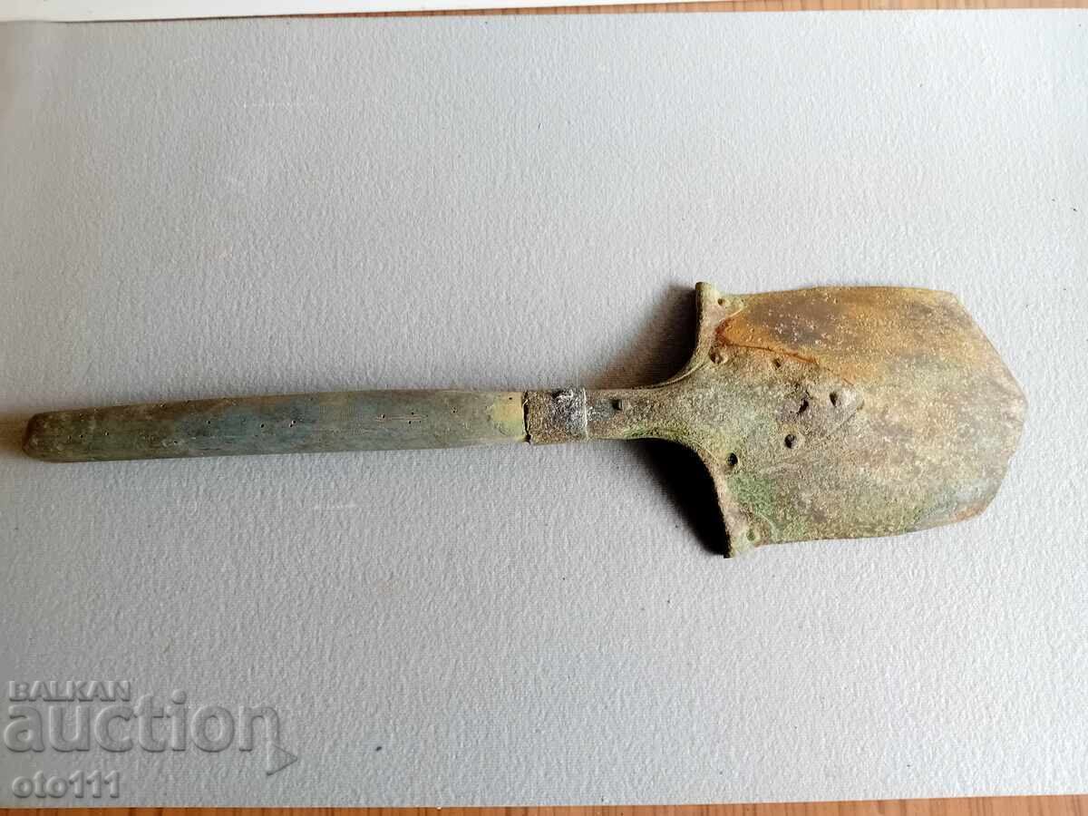 Auction OLD MILITARY SHOVEL -PSV Auction OLD MILITARY SHOVEL -PSV