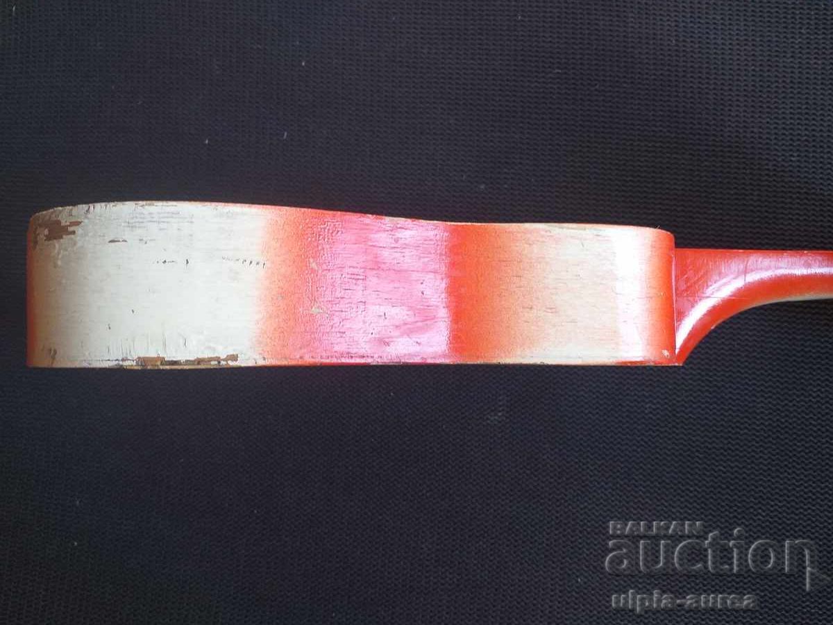 Delivery of Soc children's guitar Delivery of Soc children's guitar