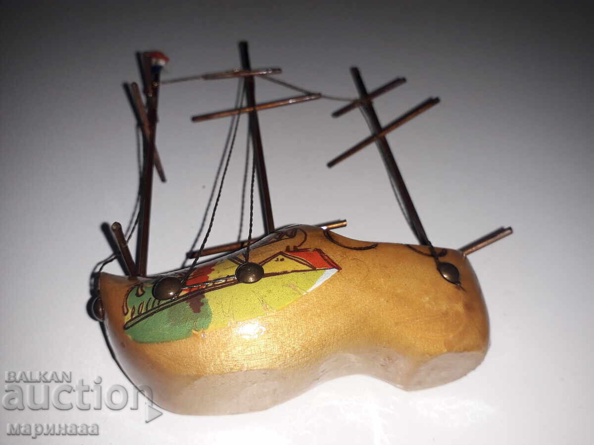 SOUVENIR. WOOD, METAL with price 4.00 BGN | € 2.05