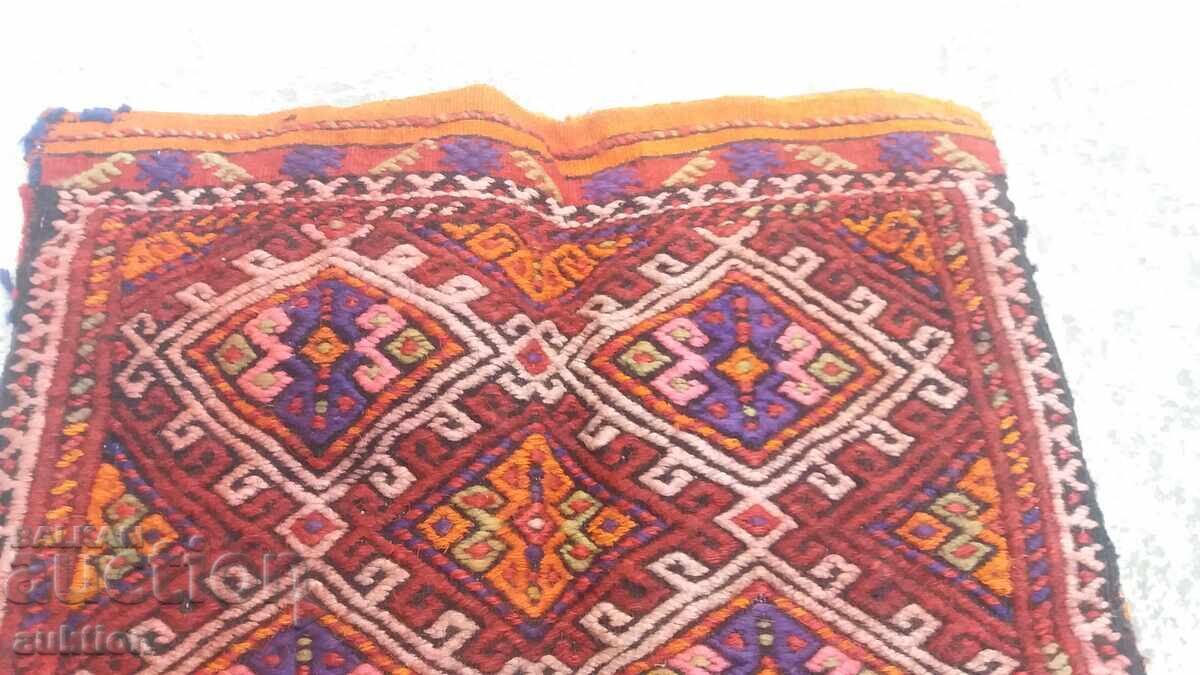 Delivery of UNIQUE HAND-STITCHED RENAISSANCE PILLOWCASE Delivery of UNIQUE HAND-STITCHED RENAISSANCE PILLOWCASE