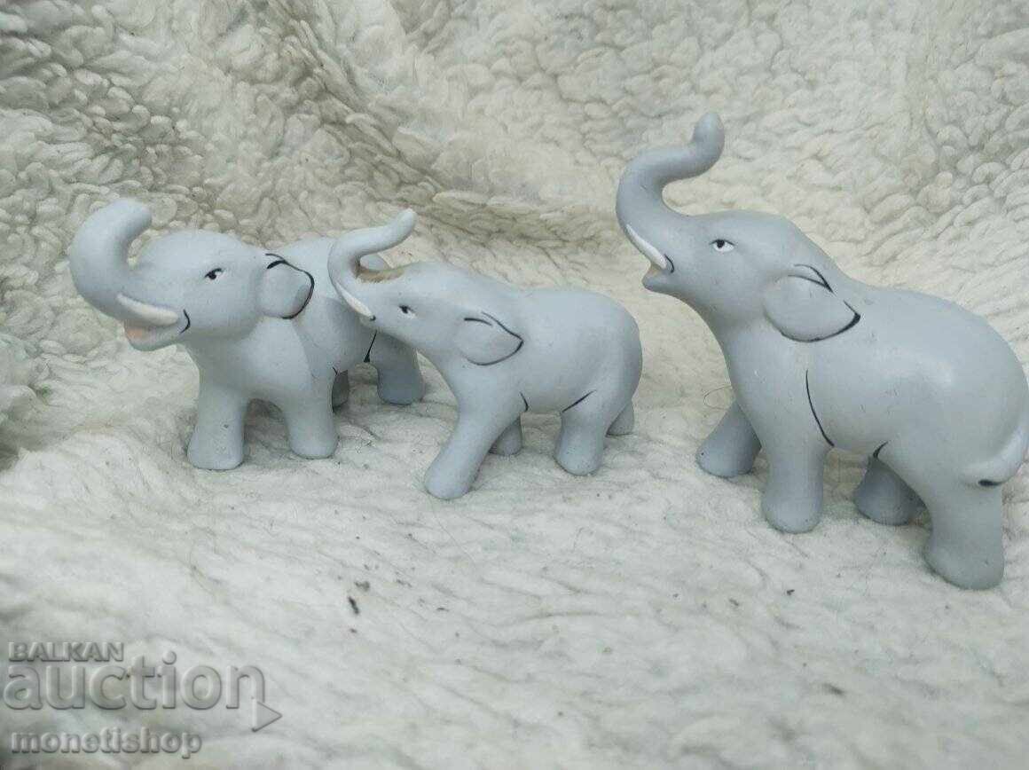 Three porcelain elephants - 7 Three porcelain elephants - 7