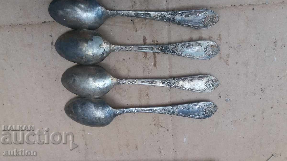 Доставка на КОМПЛЕКТ ОТ 4 ДЕБЕЛО ПОСРЕБРЕНИ ЛЪЖИЧКИ С МАРКИРОВКА И КУТИЯ Доставка на КОМПЛЕКТ ОТ 4 ДЕБЕЛО ПОСРЕБРЕНИ ЛЪЖИЧКИ С МАРКИРОВКА И КУТИЯ