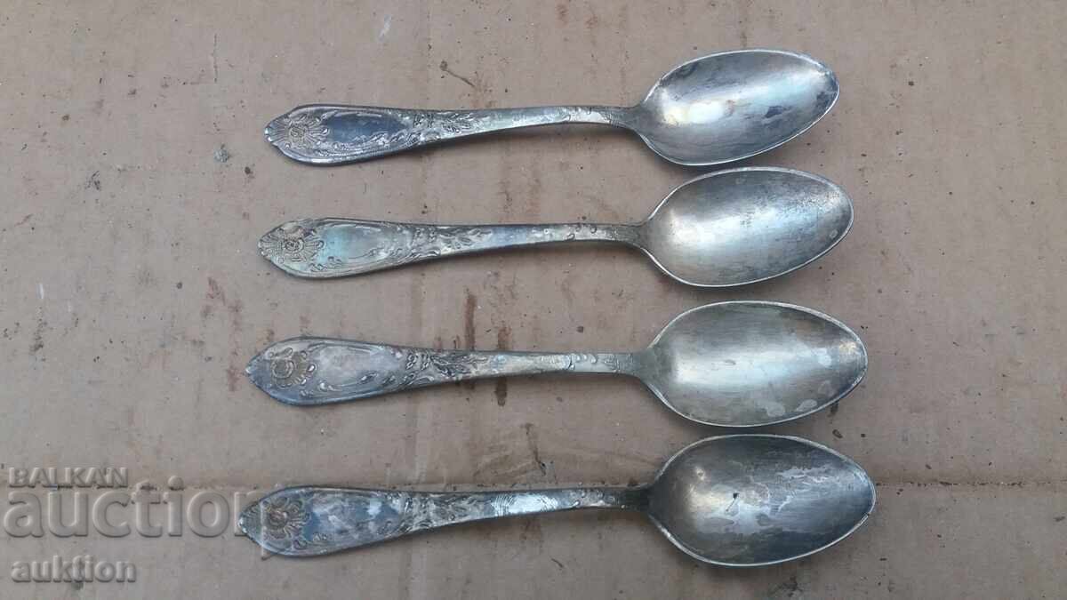 КОМПЛЕКТ ОТ 4 ДЕБЕЛО ПОСРЕБРЕНИ ЛЪЖИЧКИ С МАРКИРОВКА И КУТИЯ - 6 КОМПЛЕКТ ОТ 4 ДЕБЕЛО ПОСРЕБРЕНИ ЛЪЖИЧКИ С МАРКИРОВКА И КУТИЯ - 6