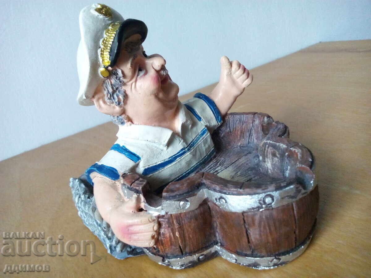 Attractive sailor ashtray with price 10.00 BGN | € 5.11 Attractive sailor ashtray with price 10.00 BGN | € 5.11