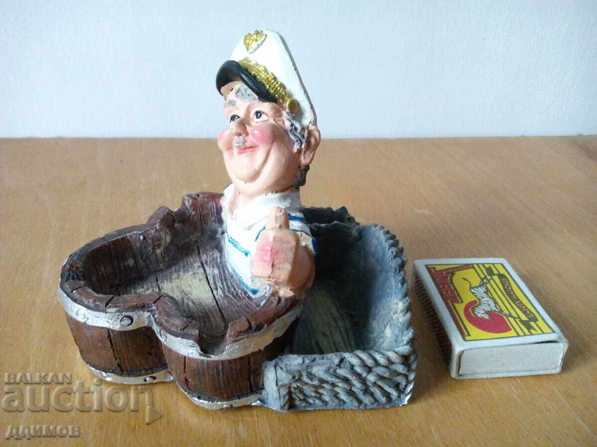 Auction Attractive sailor ashtray Auction Attractive sailor ashtray