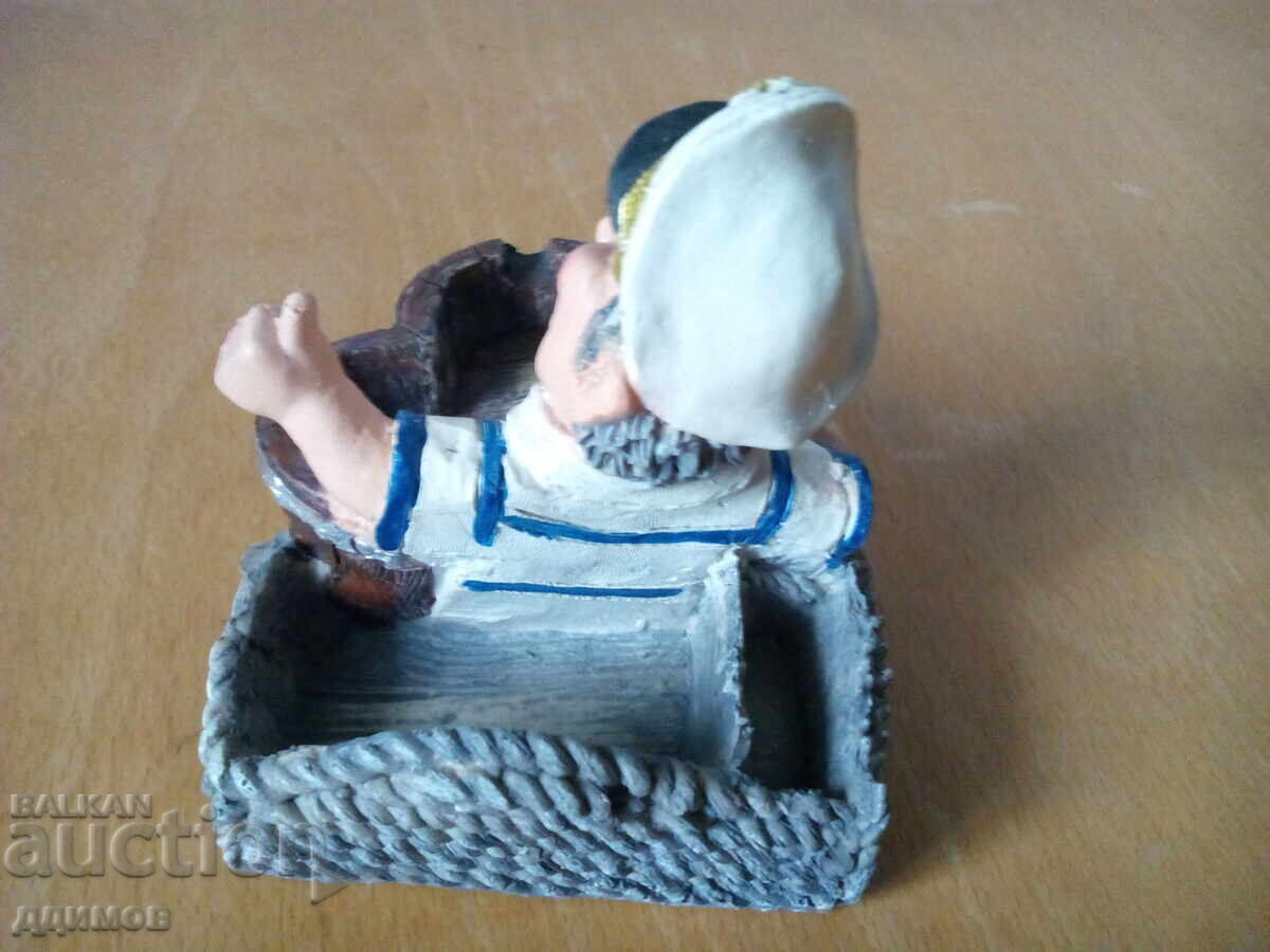 Delivery of Attractive sailor ashtray Delivery of Attractive sailor ashtray