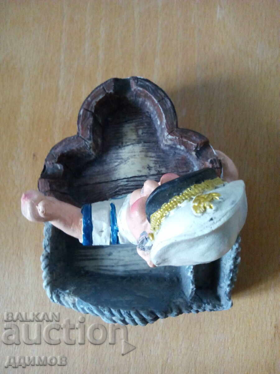 Attractive sailor ashtray - 6 Attractive sailor ashtray - 6