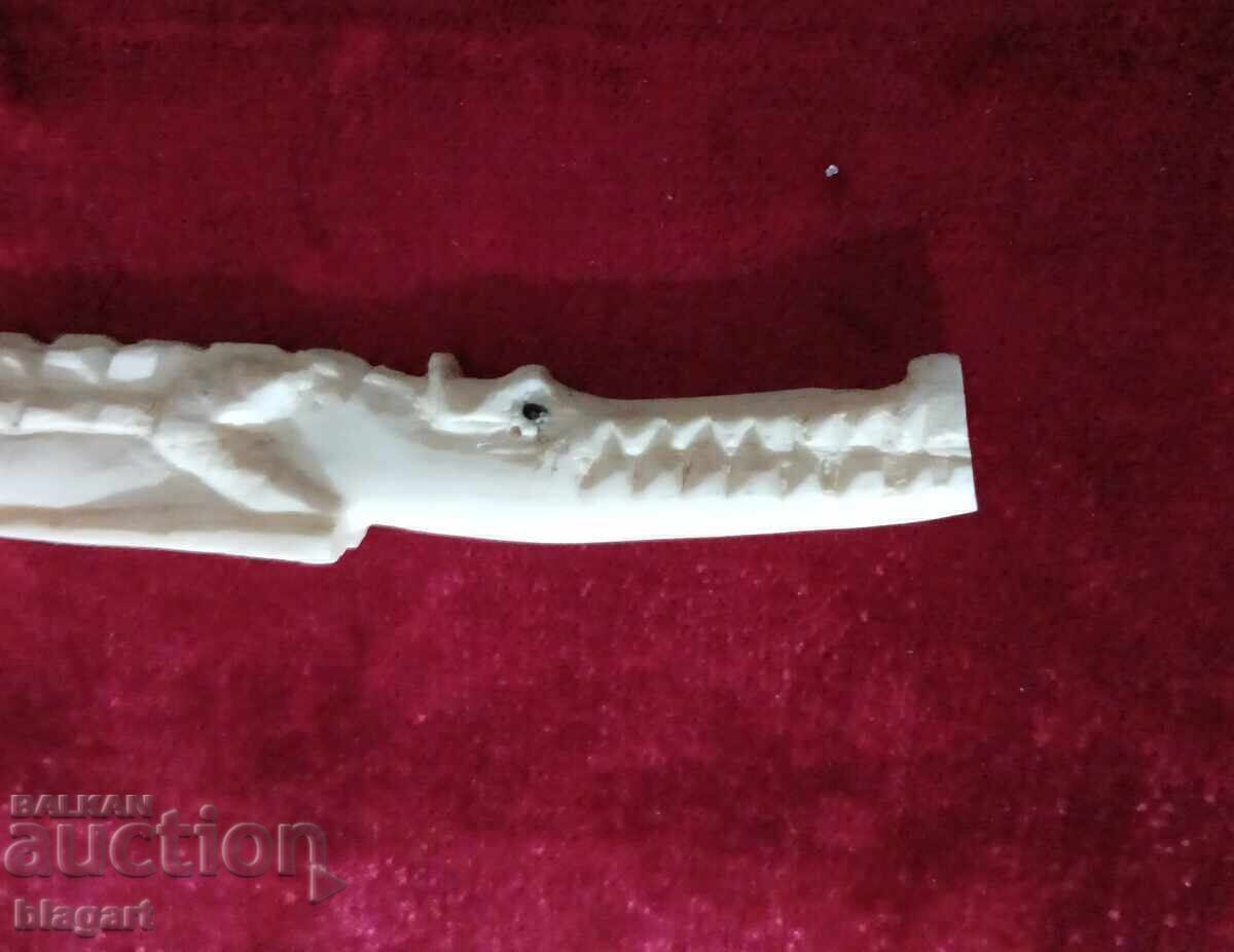 Delivery of Crocodile - Ivory