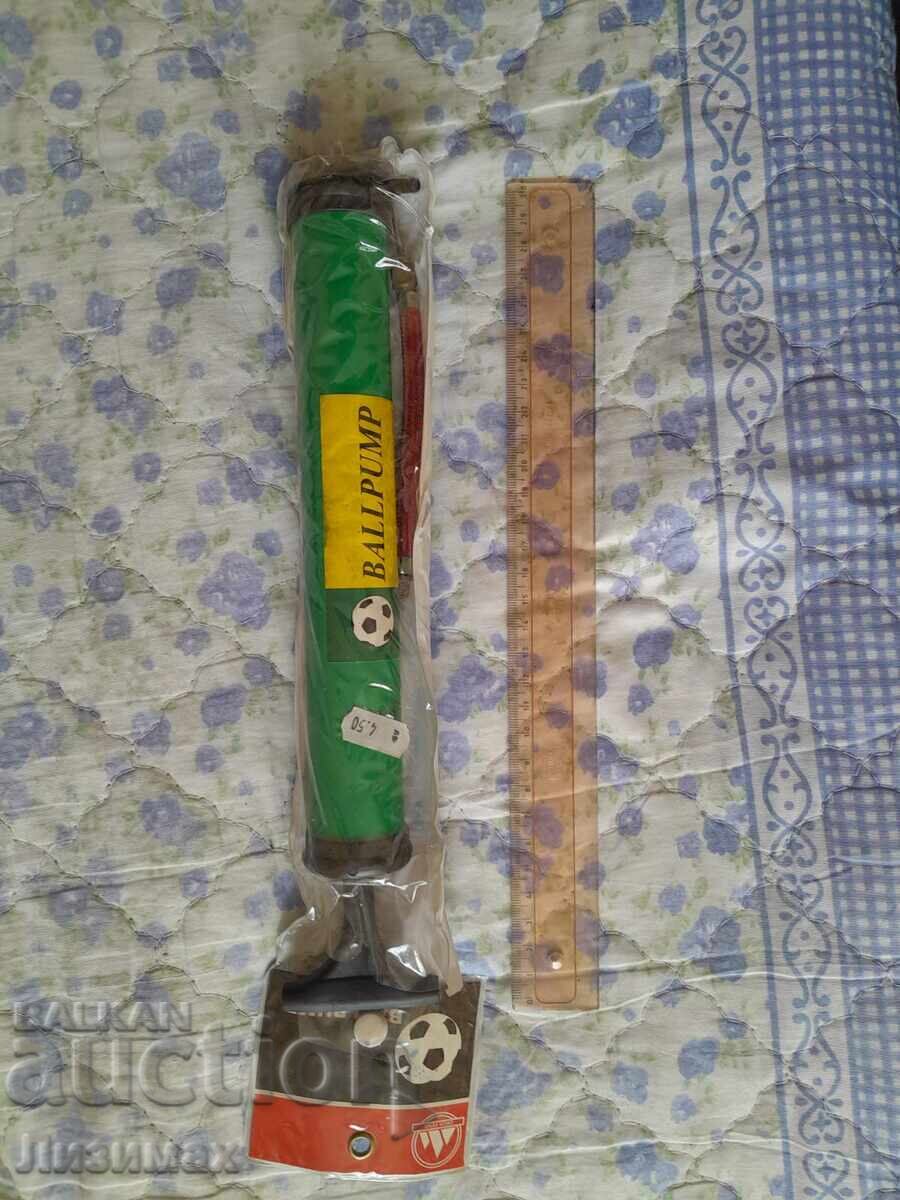 hand ball pump, wheel - 30 cm hand ball pump, wheel - 30 cm