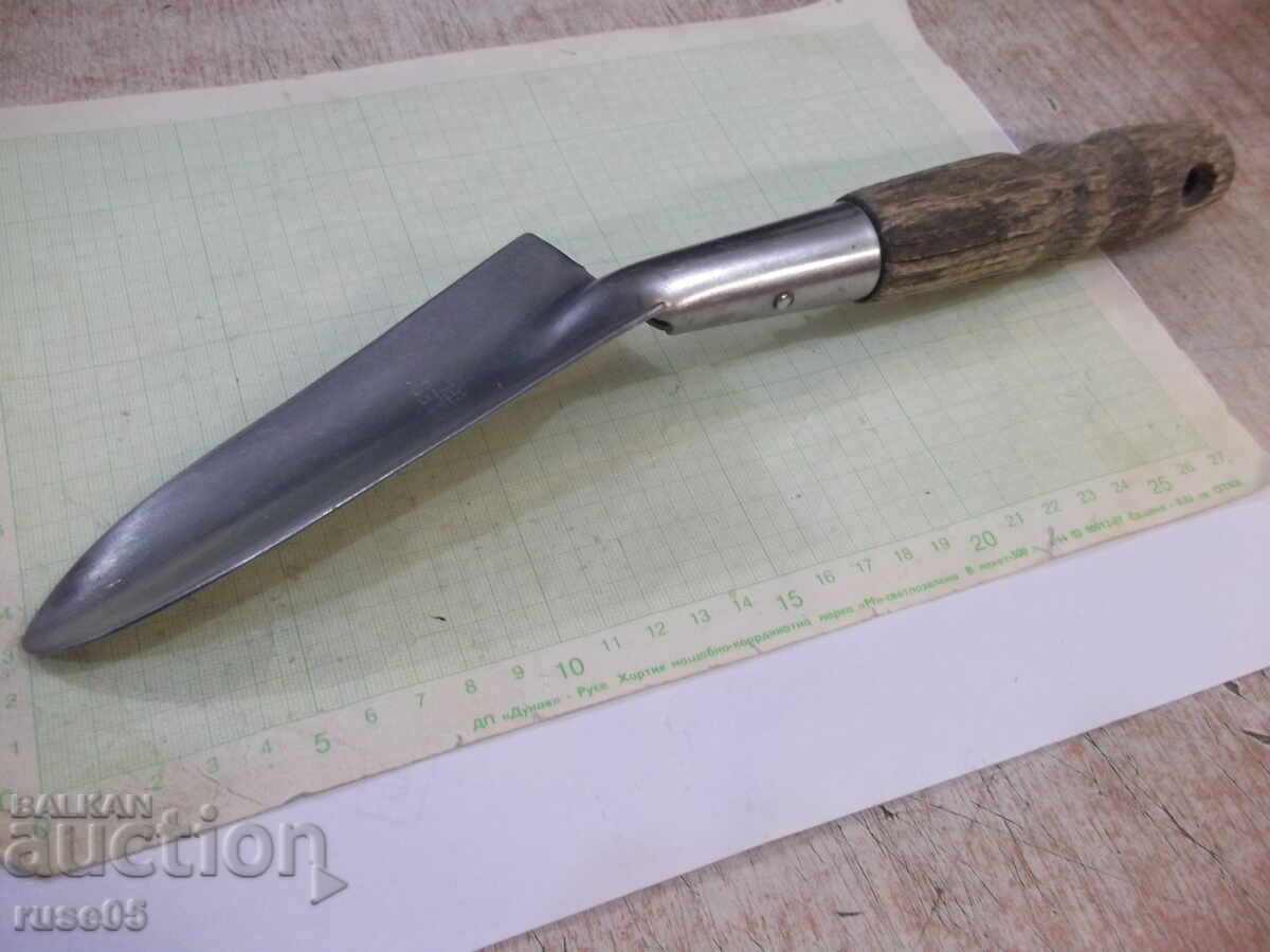 Auction Japanese garden shovel Auction Japanese garden shovel