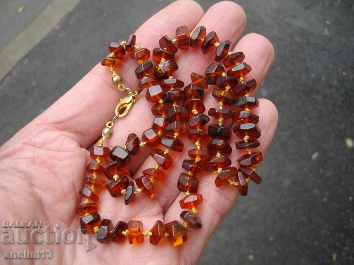 Auction NECKLACE NECKLACE NATURAL BALTIC AMBER Auction NECKLACE NECKLACE NATURAL BALTIC AMBER