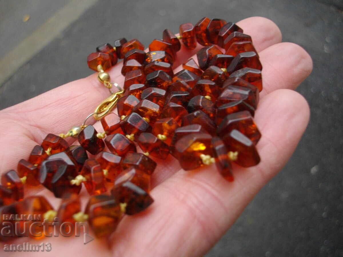 Delivery of NECKLACE NECKLACE NATURAL BALTIC AMBER Delivery of NECKLACE NECKLACE NATURAL BALTIC AMBER