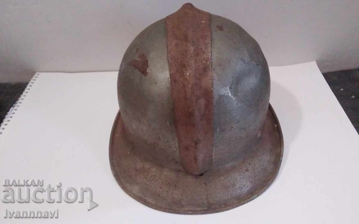Old fireman's helmet - 5 Old fireman's helmet - 5