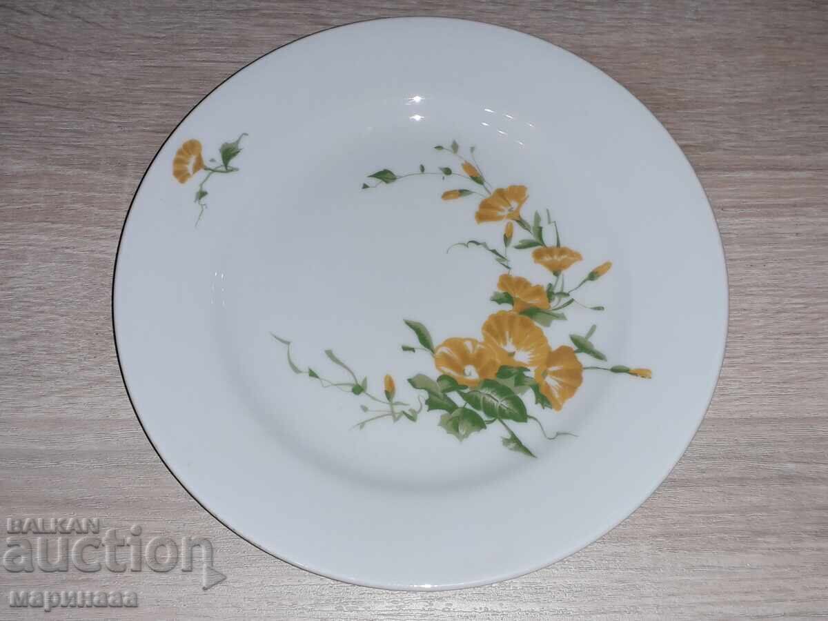 PLATE. PORCELAIN. ''KAHLA''. GDR