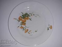 PLATE. PORCELAIN. ''KAHLA''. GDR