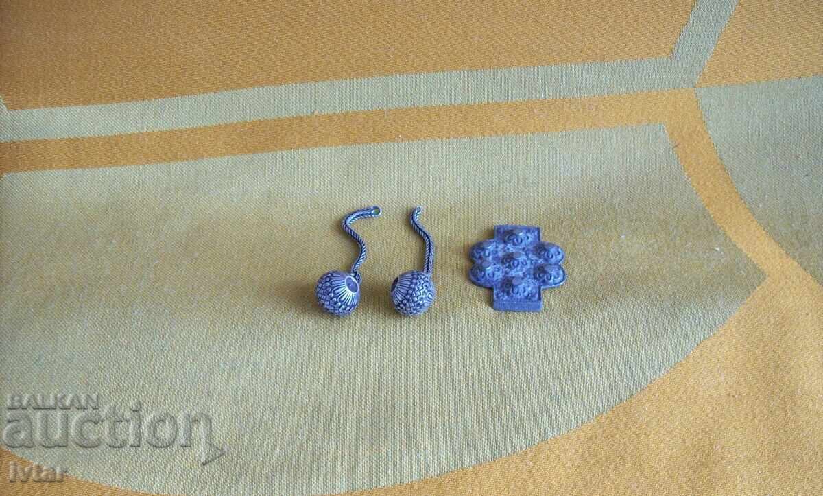 Auction Part of antique jewelry, silver Auction Part of antique jewelry, silver