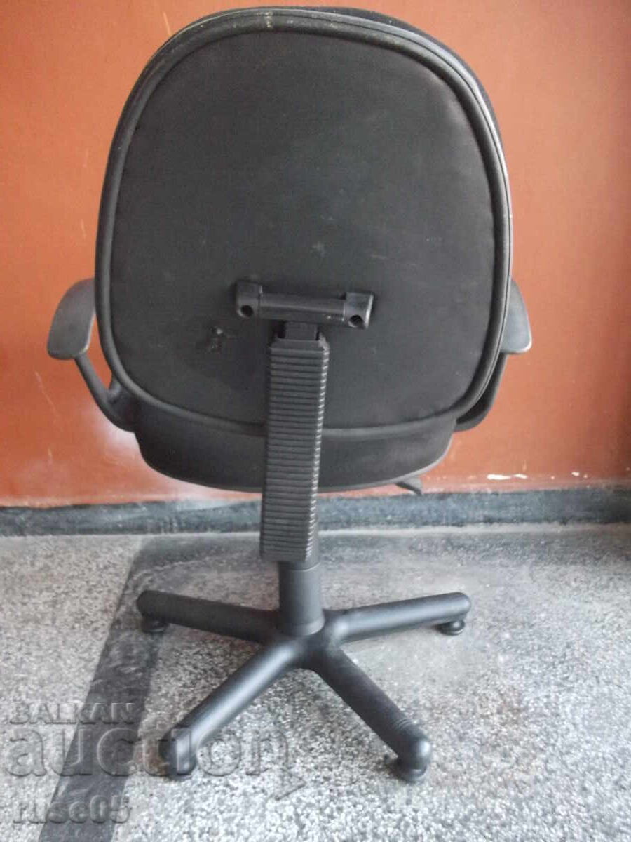 Auction Office chair with armrests - 2 Auction Office chair with armrests - 2